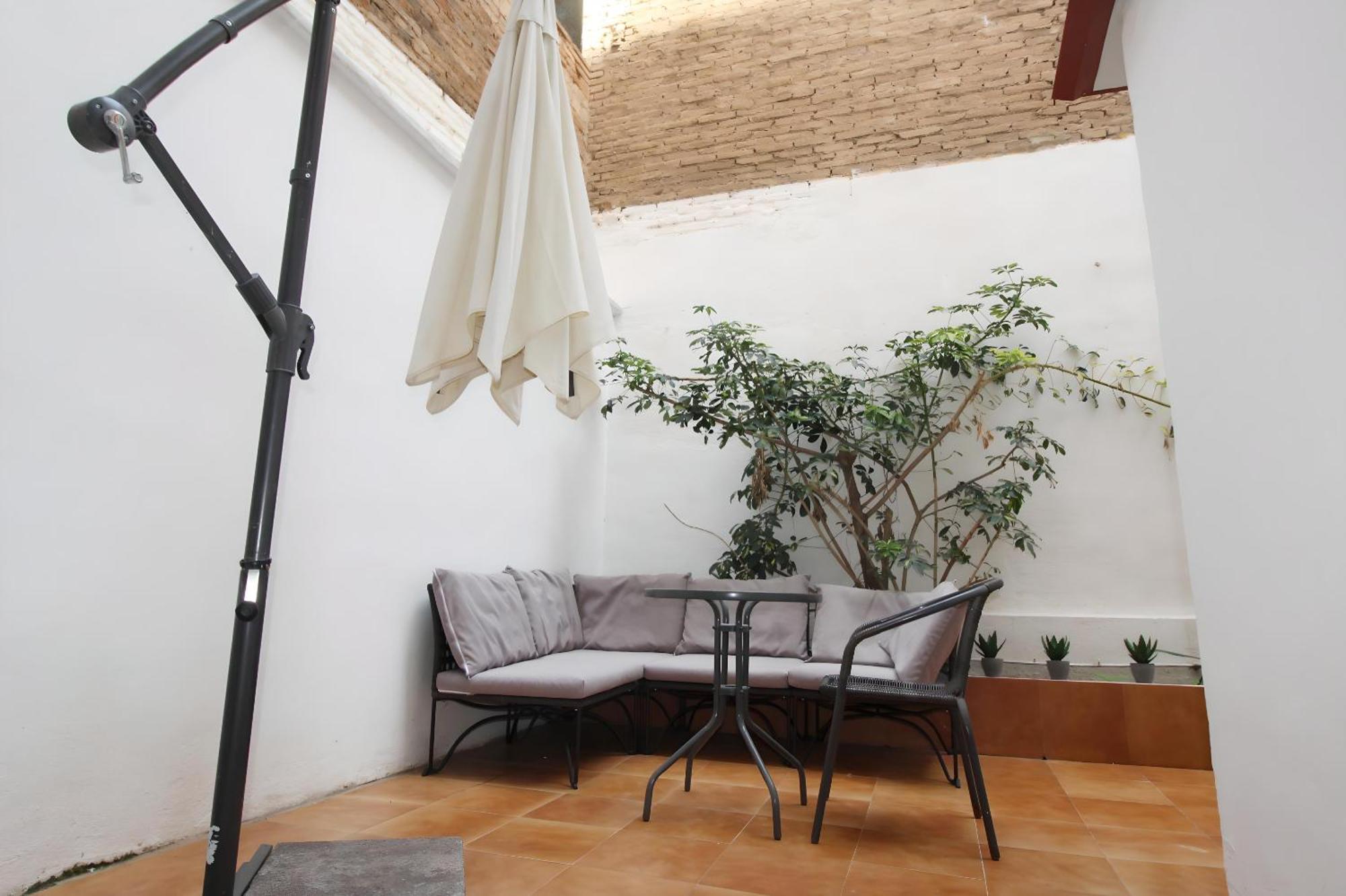 Increible Apartamento Con Terraza Al Lado De Torres De Quart Valencia Eksteriør bilde